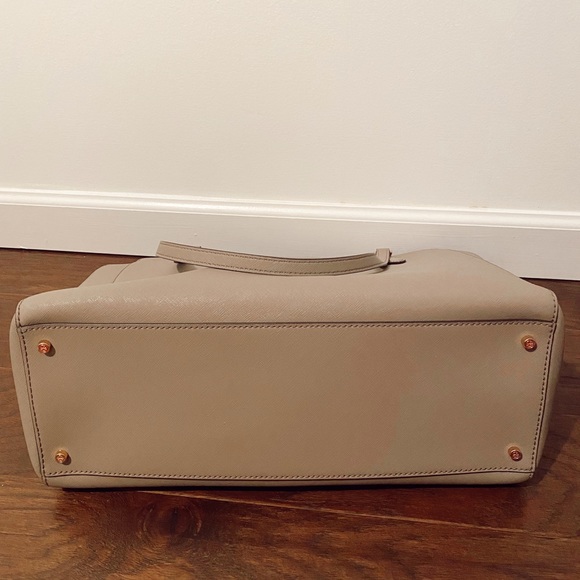 Tory Burch Tote - Picture 5 of 7